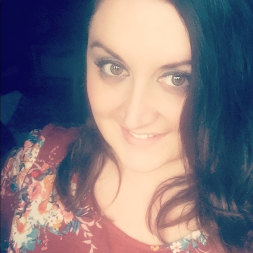 Meet your Posher, Laura